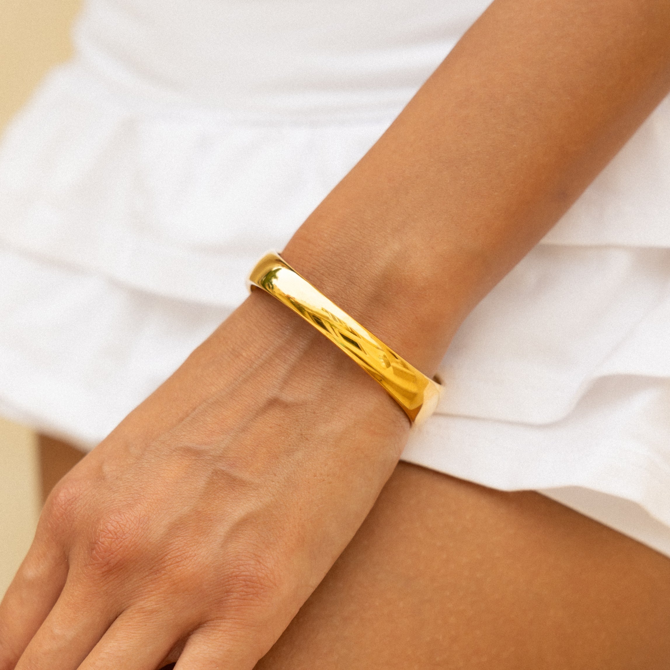 Bold Golden bangle