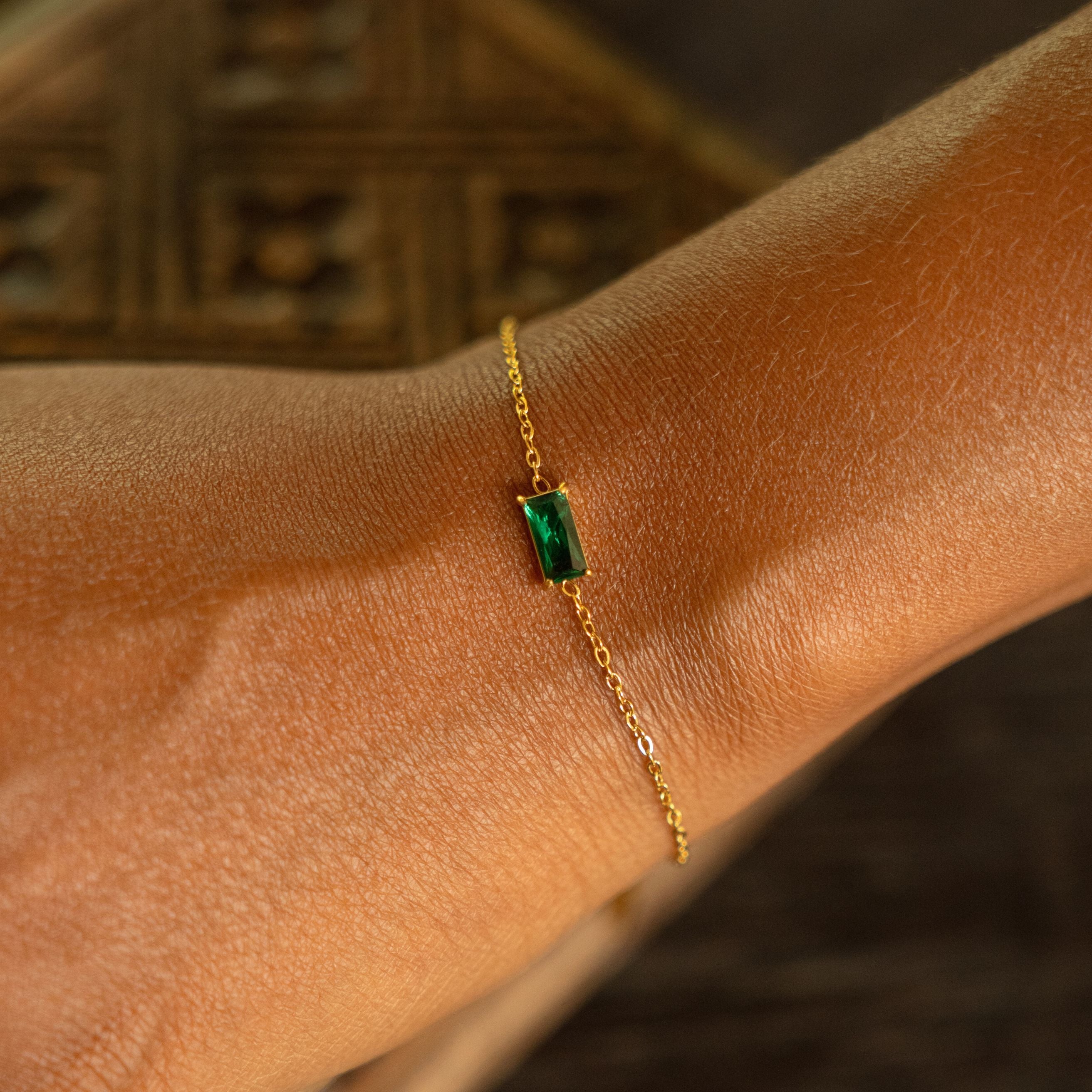 Single Emerald Bracelet