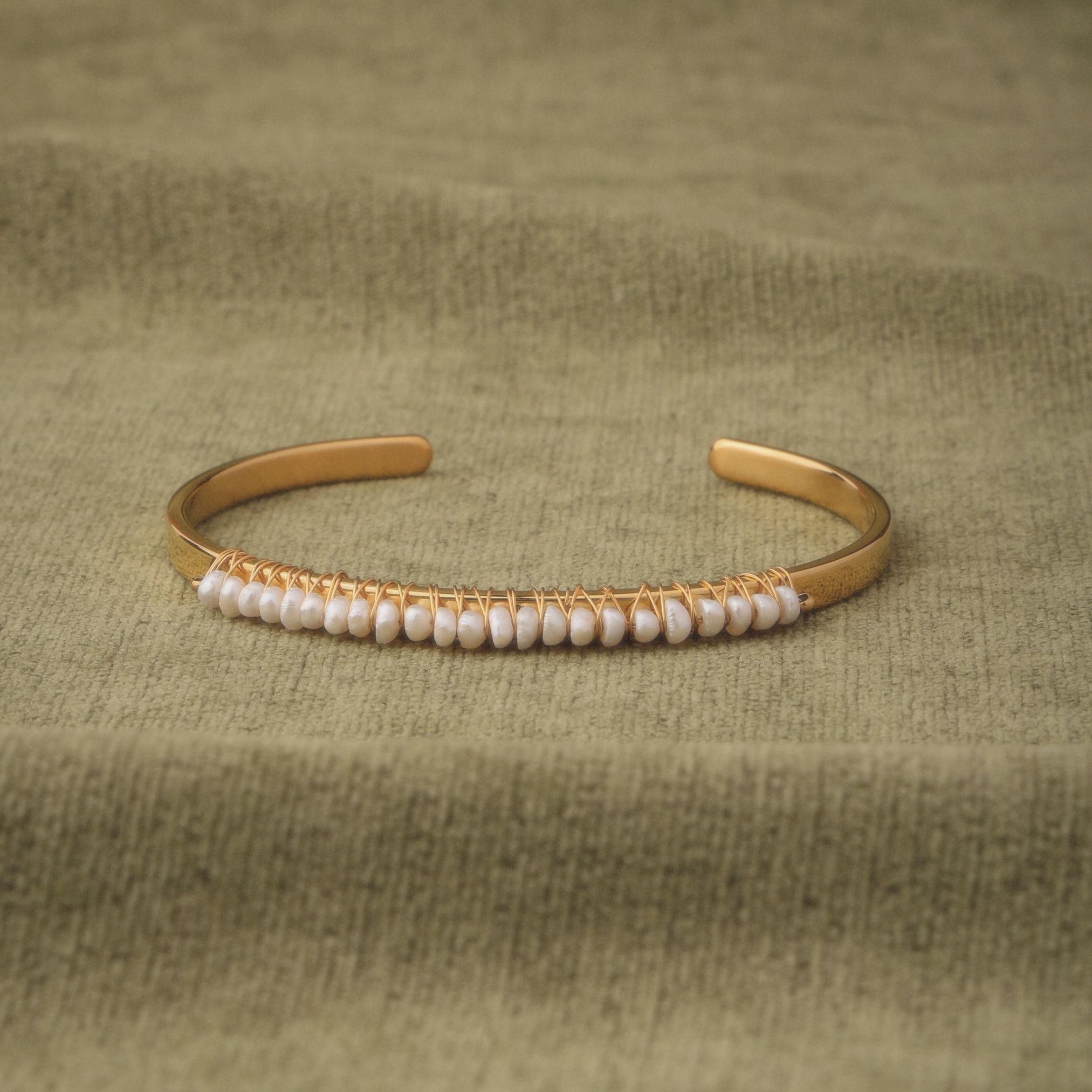 Waterproof Pearl Bangle