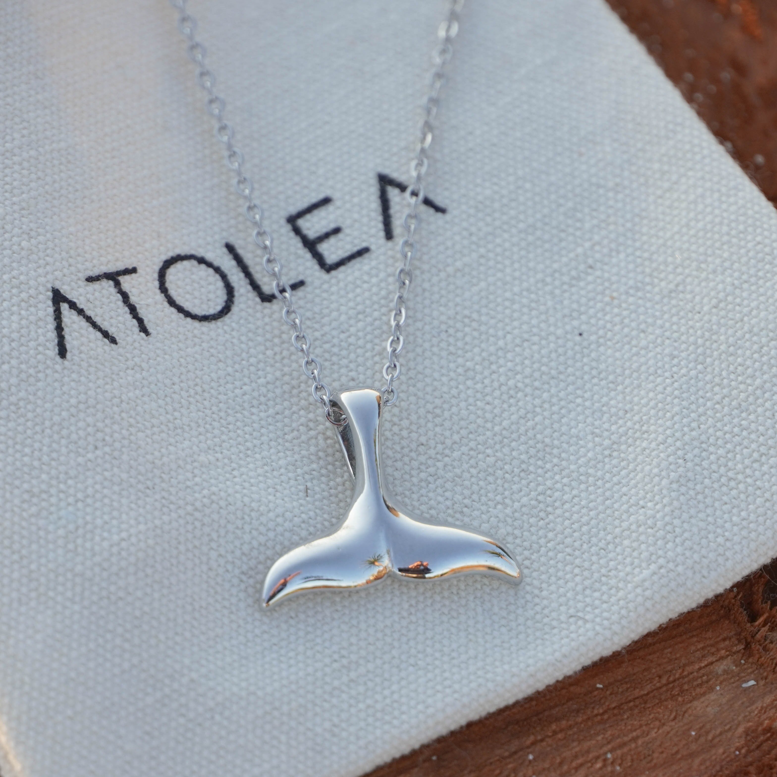 Silver Whale tail necklace