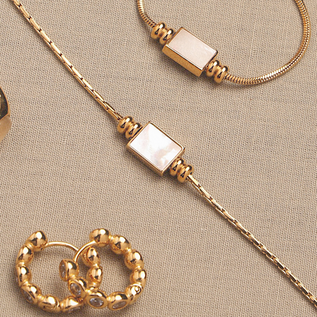 Minimalist Gold Rectangle